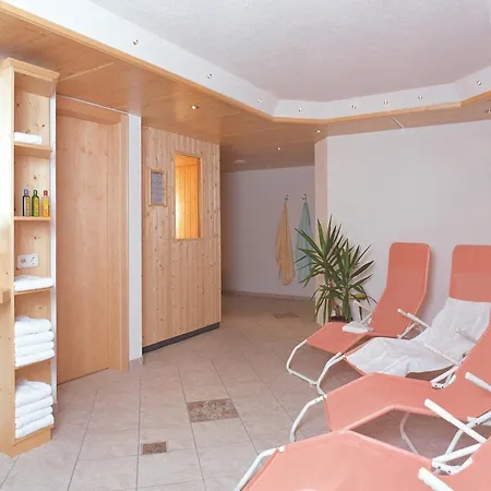 Modern With Swimming Pool In 达米尔斯