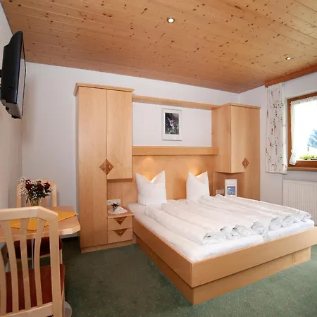 Сasa de vacaciones Modern With Swimming Pool In