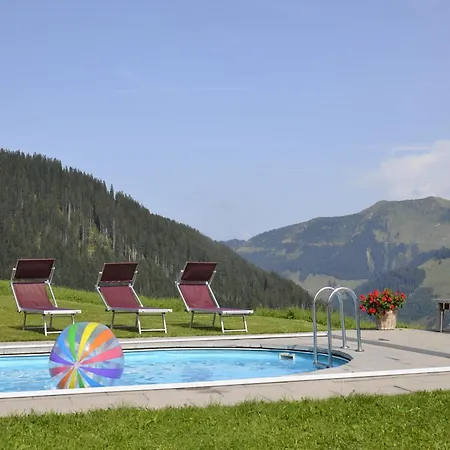 Modern With Swimming Pool In Сasa de vacaciones
